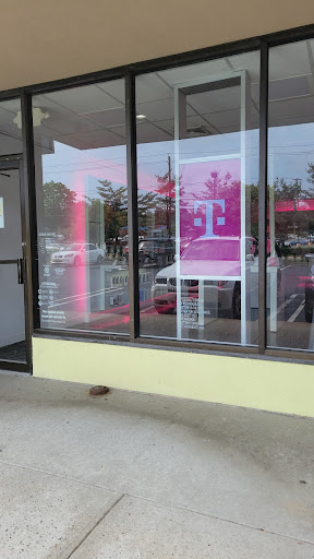 Cell Phone Store «T-Mobile», reviews and photos, 245 NY-59, Airmont, NY 10901, USA