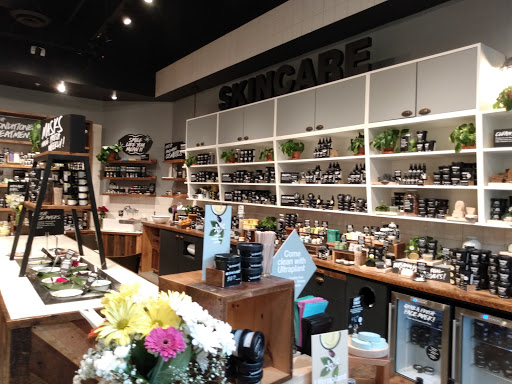 Cosmetics Store «Lush Cosmetics», reviews and photos, 99 Rockingham Park Blvd, Salem, NH 03079, USA