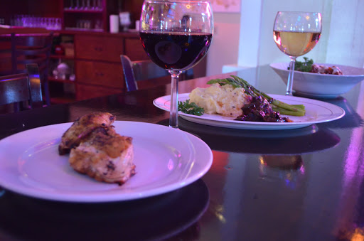 Restaurant «RHINO LOUNGE», reviews and photos, 11 Cooper St, Waltham, MA 02453, USA