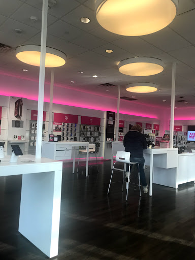 Cell Phone Store «T-Mobile», reviews and photos, 140 New Moriches Rd, Lake Grove, NY 11755, USA