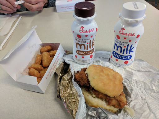 Fast Food Restaurant «Chick-fil-A», reviews and photos, 5905 Spout Springs Rd, Flowery Branch, GA 30542, USA