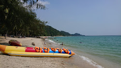 Teluk Batik Beach'in fotoğrafı imkanlar alanı