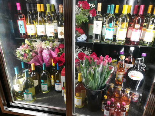 Grocery Store «River country store (live bait sold here )», reviews and photos, 2142 Mission Rd, Harpers Ferry, WV 25425, USA