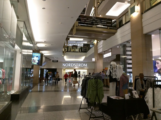Department Store «Nordstrom Michigan Avenue», reviews and photos, 55 E Grand Ave, Chicago, IL 60611, USA