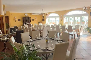 Hotel Restaurante Las Camelias image