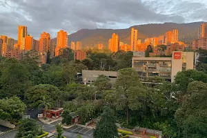 Plaza Manzanares image