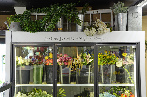 Florist «Mt Washington Florist», reviews and photos, 145 N Bardstown Rd, Mt Washington, KY 40047, USA