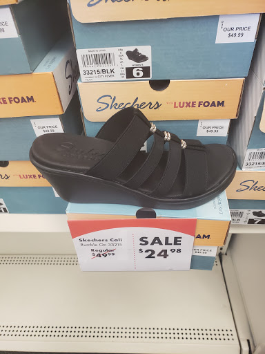 Shoe Store «Shoe Carnival», reviews and photos, 907 Great East Plaza, Niles, OH 44446, USA