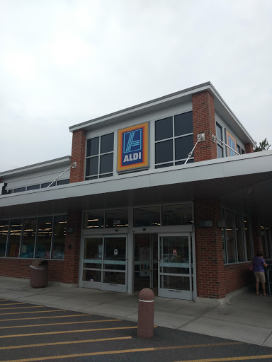 Supermarket «ALDI», reviews and photos, 238 Boston Post Rd, Milford, CT 06460, USA