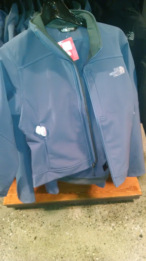 Clothing Store «The North Face Outlet», reviews and photos, 366 Nut Tree Rd, Vacaville, CA 95687, USA