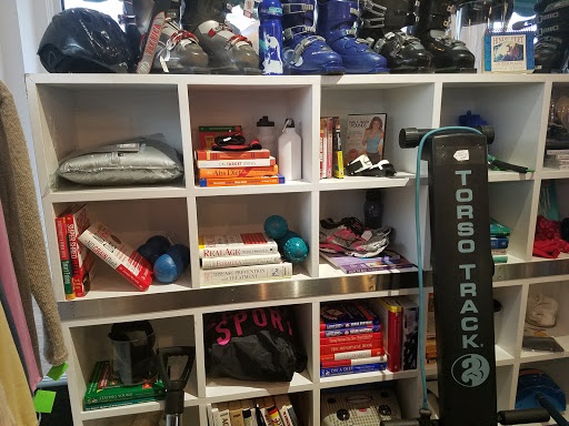 Thrift Store «Winnetka Thrift Shop», reviews and photos, 992 Green Bay Rd, Winnetka, IL 60093, USA