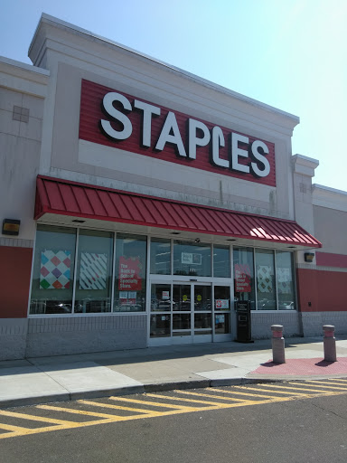 Staples, 1371 Boston Post Rd, Milford, CT 06460, USA, 