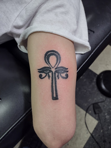 Explore kidney tattoo ideas, creative tattoo ideas in Owosso, available at Twisted ink tattoo