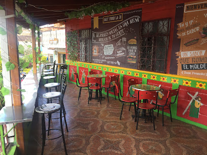 Restaurante Bar El Rosal - Cl. 31 # 26-20, Guatape, Guatapé, Antioquia, Colombia