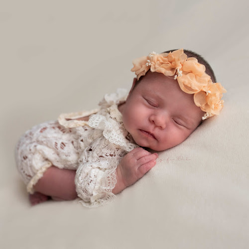 Hozzászólások és értékelések az Czifra Ildikó újszülött fotós-ról