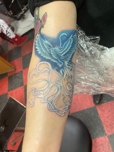 Tattoo Shop «Hall of Tattoos», reviews and photos, 328 E Main St, Norman, OK 73069, USA