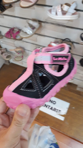 Stores to buy baby shoes Mendoza