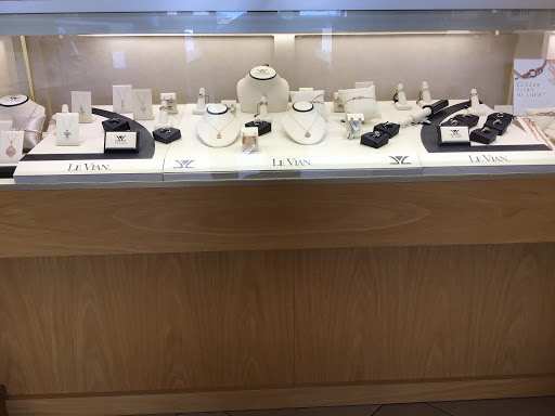 Jewelry Store «Jared The Galleria of Jewelry», reviews and photos, 2935 Dixie Hwy, Crestview Hills, KY 41017, USA