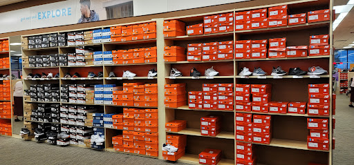 Shoe Store «Famous Footwear», reviews and photos, 31 Furlong Dr, Revere, MA 02151, USA