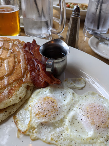 Restaurant «The Cheesecake Factory», reviews and photos, 600 Spectrum Center Dr, Irvine, CA 92618, USA