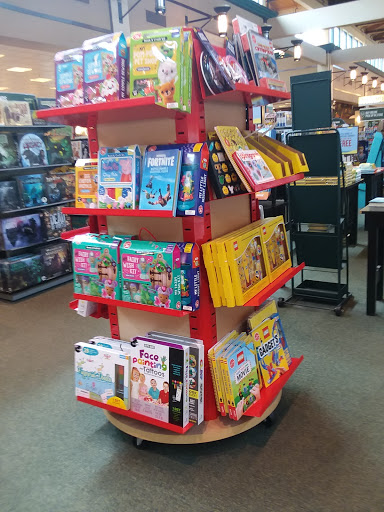 Book Store «Barnes & Noble», reviews and photos, 235 Daniel Webster Hwy, Nashua, NH 03060, USA