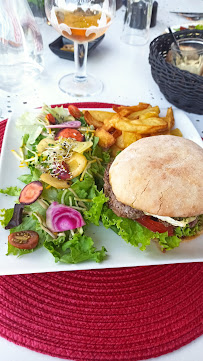 Hamburger végétarien du Restaurant français le bistrot du pont à Chauzon - n°12
