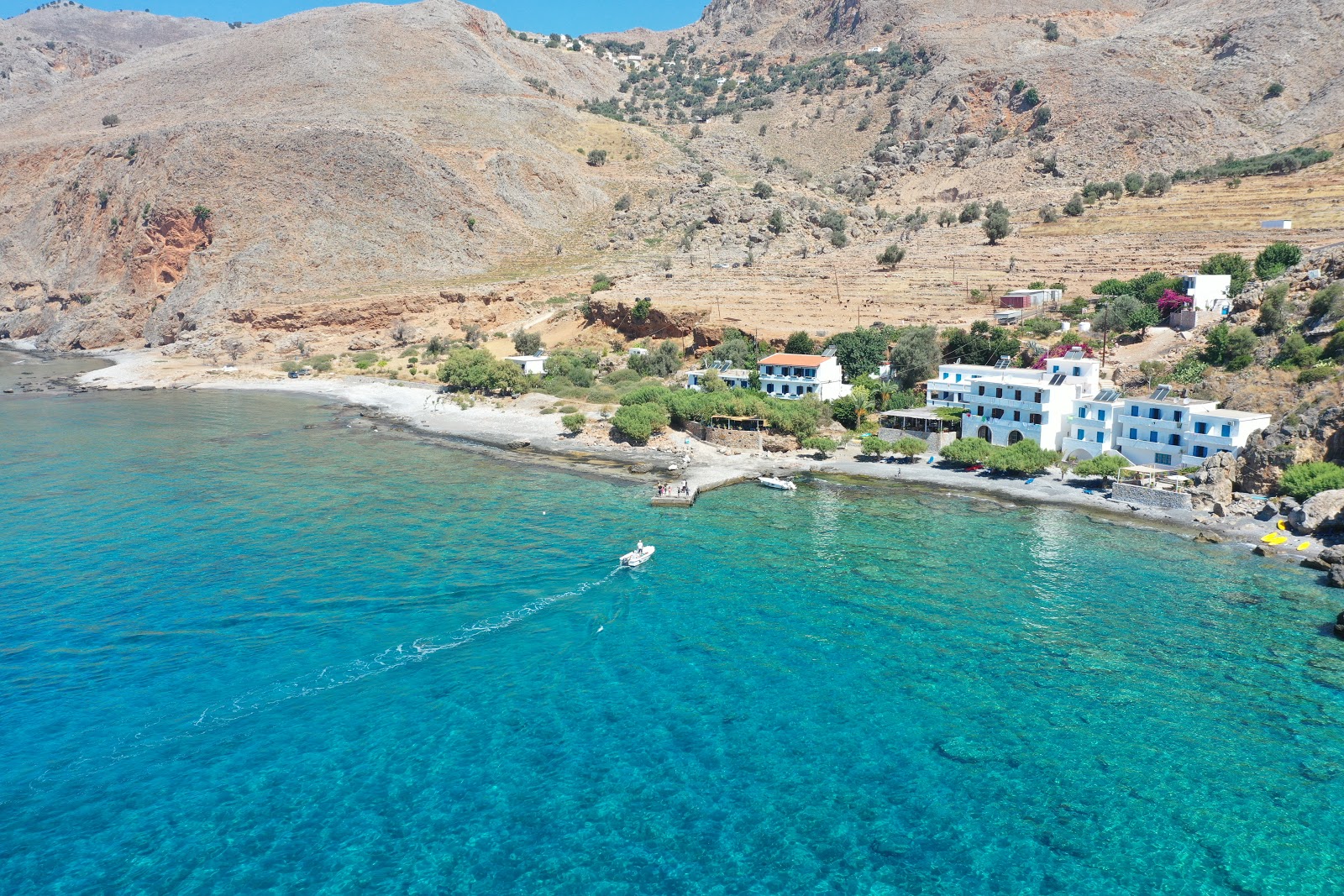 Fotografija Paralia Likos z sivi kamenček površino