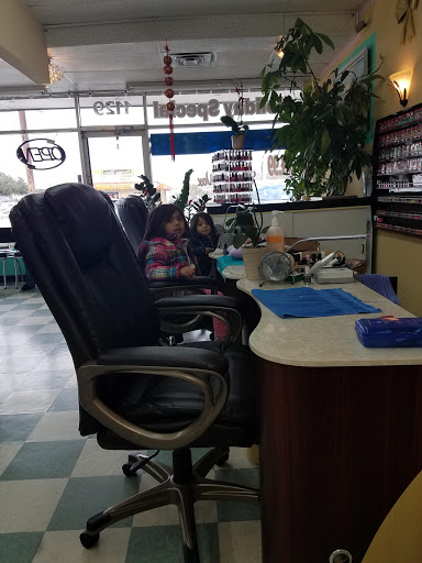 Hair Salon «Smart Looks Family Hair Salon», reviews and photos, 1125 W Pipeline Rd, Hurst, TX 76053, USA