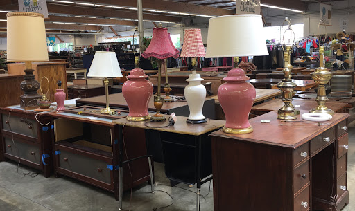 Thrift Store «St. Vincent de Paul Thrift Store & Donation Center, Fremont», reviews and photos, 3777 Decoto Rd, Fremont, CA 94555, USA