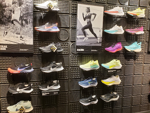 Clothing Store «Nike», reviews and photos, 8687 N Central Expy, Dallas, TX 75225, USA