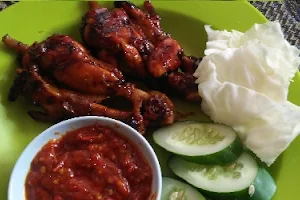 Ayam Bakar/Goreng Jenk Sri image