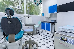 Стоматологическая клиника Санация в Щукино | виниры, детская стоматология, имплантация зубов image