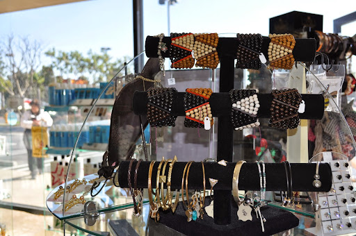 Beauty Supply Store «One Stop Beauty Supply & Salon», reviews and photos, 8945 Atlanta Ave, Huntington Beach, CA 94646, USA