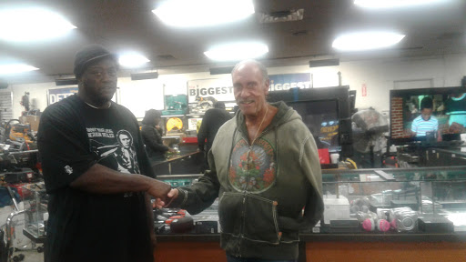 Jewelry Store «American Jewelry & Loan - Detroit», reviews and photos, 20450 Greenfield Rd, Detroit, MI 48235, USA