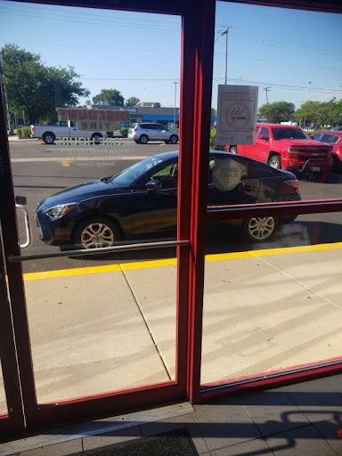 Tire Shop «Discount Tire Store - Joliet, IL», reviews and photos, 1719 W Jefferson St, Joliet, IL 60435, USA