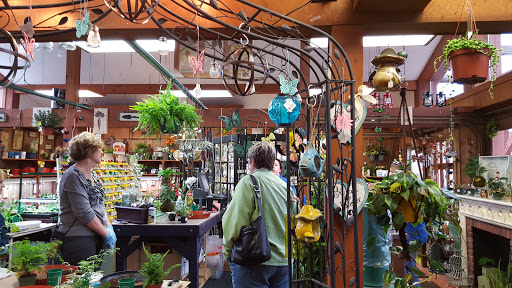 Garden Center «Wisconsin Garden & Pet Supply», reviews and photos, 8520 W North Ave, Wauwatosa, WI 53226, USA