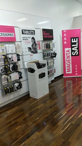 Cell Phone Store «T-Mobile», reviews and photos, 991 Peachtree Industrial Blvd #120, Suwanee, GA 30024, USA