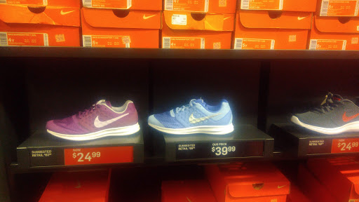 Sporting Goods Store «Nike Factory Store», reviews and photos, 1 Outlet Blvd #600, Wrentham, MA 02093, USA