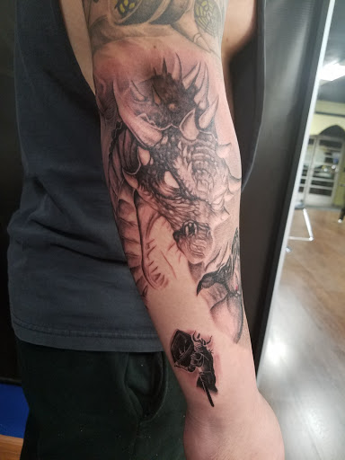 Tattoo Shop «Knucklehead Tattoo Shop», reviews and photos, 5241 W Glendale Ave, Glendale, AZ 85301, USA