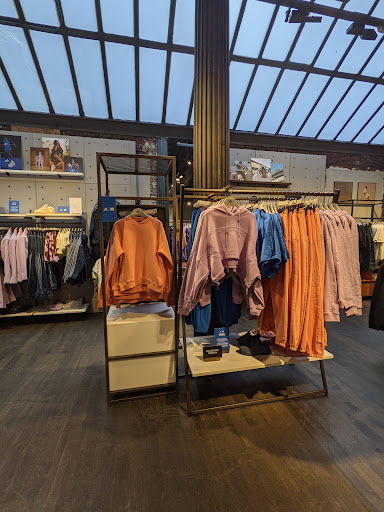 Originals Flagship Store New York image 6