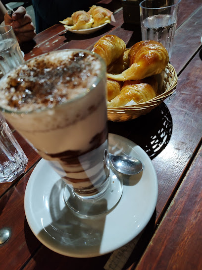 Café & Comida Iruña
