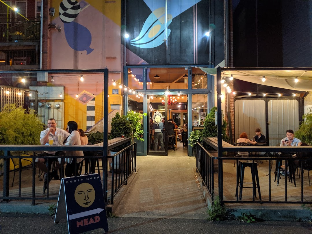 Honey Moon Alley Bar & Ciderhouse