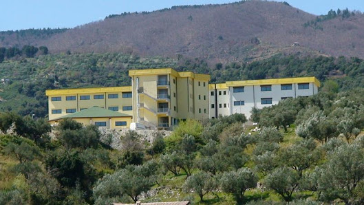 Liceo Linguistico e Liceo delle Scienze Umane Mesoraca KR Contrada Campizzi, Via Rena Rossa, 88838 Mesoraca KR, Italia