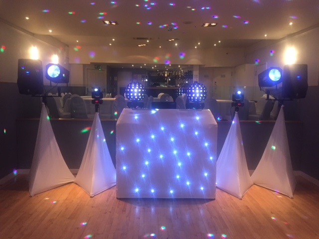Reviews of Music on the Move Mobile Disco DJ Hire in Glasgow - Night club