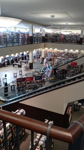 Book Store «Barnes & Noble», reviews and photos, 1424 Union Tpke, New Hyde Park, NY 11040, USA