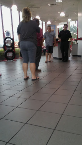 Tire Shop «Discount Tire Store - Carpentersville, IL», reviews and photos, 2142 Randall Rd, Carpentersville, IL 60110, USA