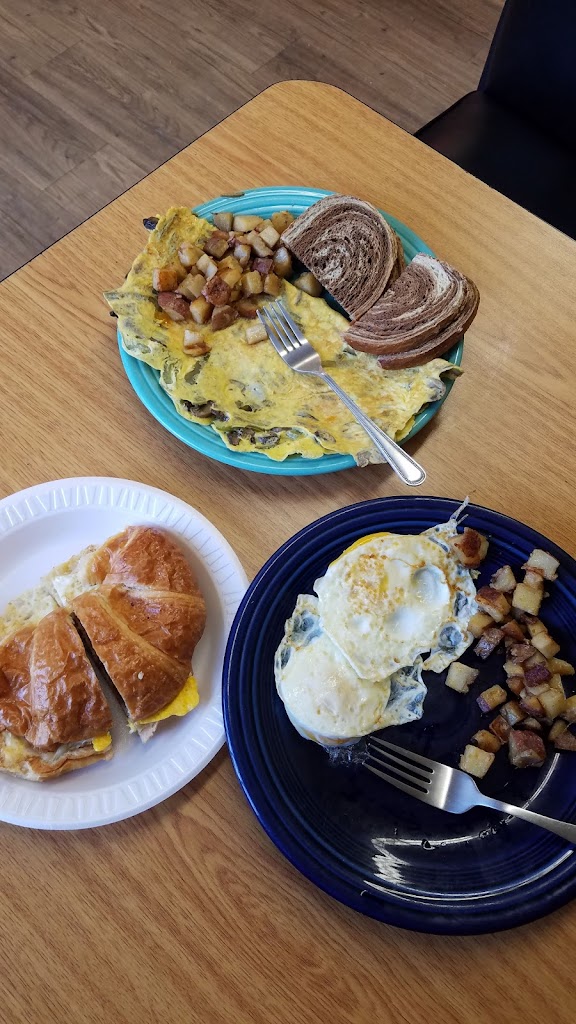 Little Town Deli 06751