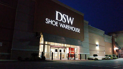 DSW Designer Shoe Warehouse, 720 Jefferson Rd, Rochester, NY 14623, USA, 