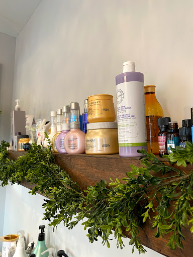 Hair Salon «L.A. Hair», reviews and photos, 209 Center St, Wallingford, CT 06492, USA