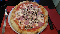 Pizza du Restaurant LA BOTTEGA ITALIANA à Aulnay-sous-Bois - n°5